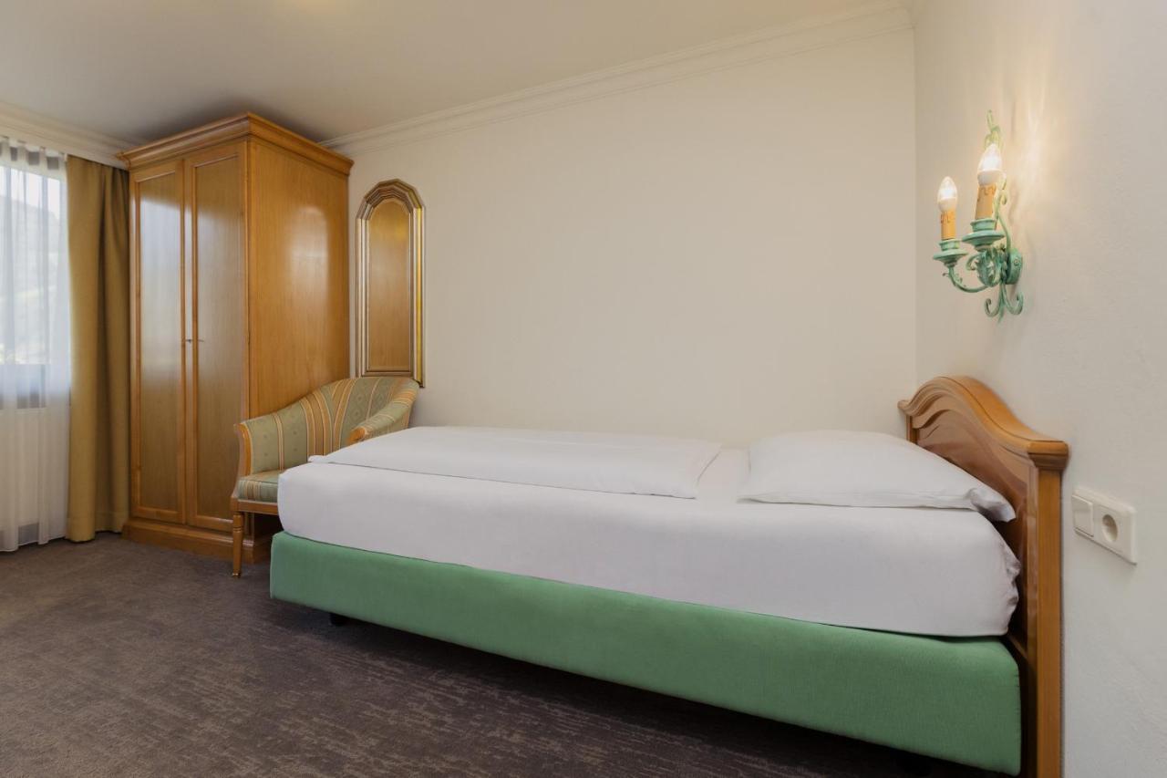 Hotel Tauernhof Kaprun Exteriör bild