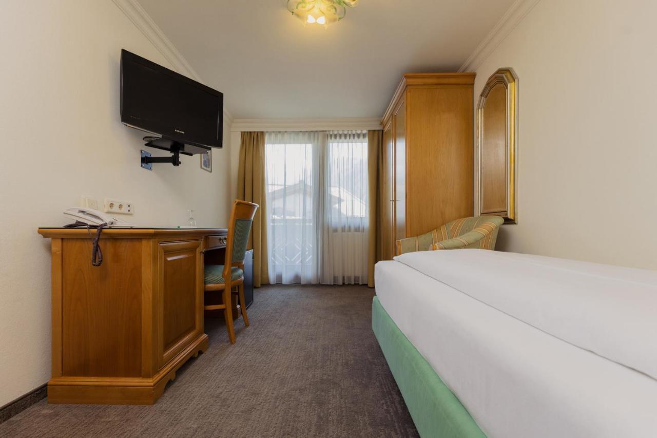 Hotel Tauernhof Kaprun Exteriör bild