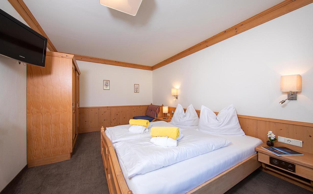 Hotel Tauernhof Kaprun Exteriör bild